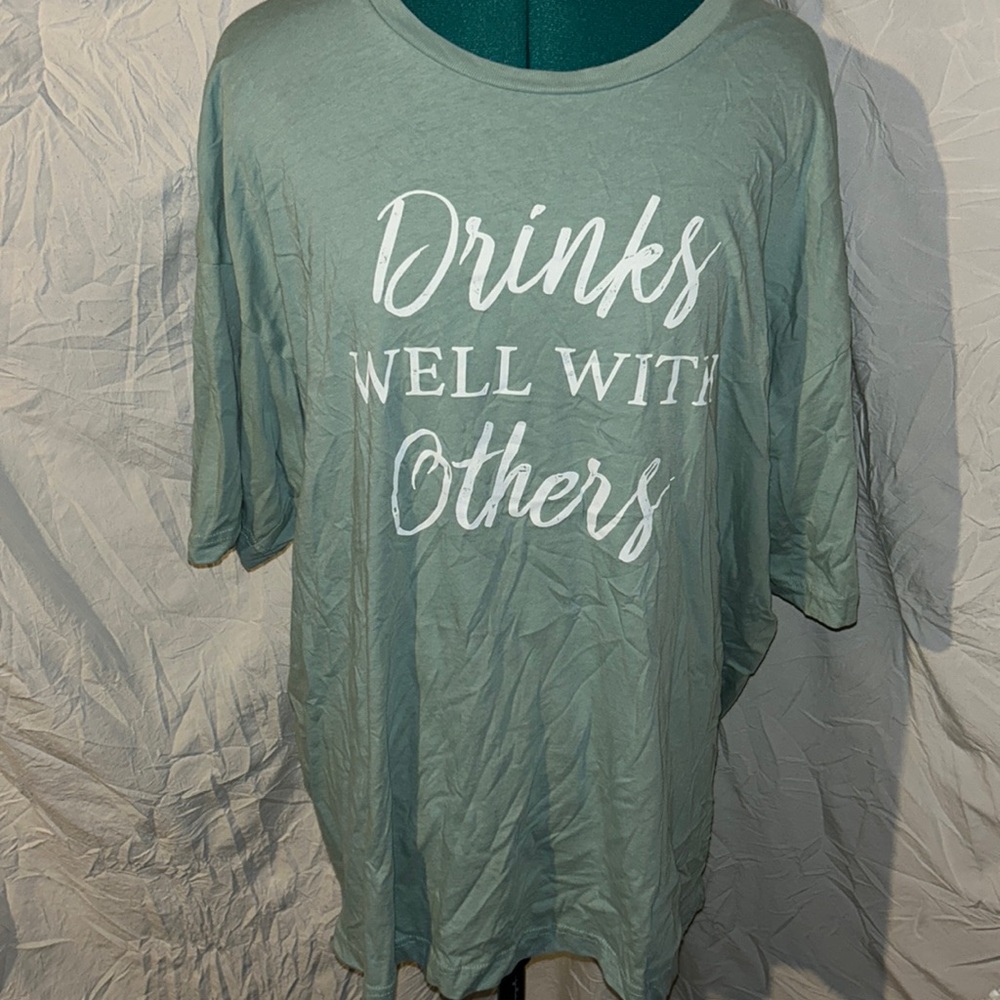 Blended graphic tee size 2X. Worn once
